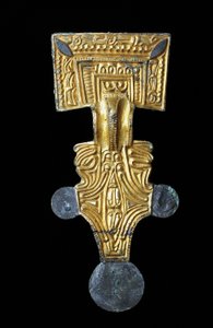 Lange vergulde bronzen vierkante broche (koperlegering, goud, verguld)